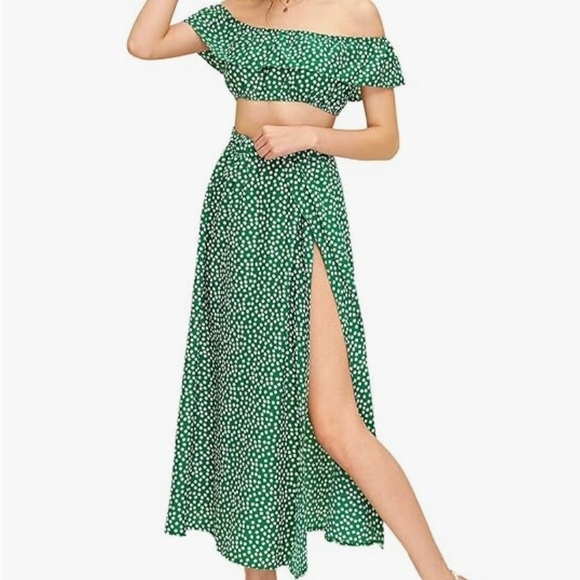 Green and white two piece high slit skirt set off shoulder crop top size medium - Picture 1 of 3